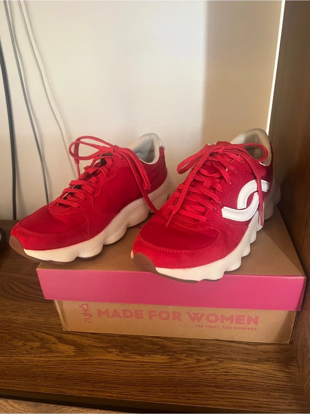 Ryka Women’s Sneakers Podflow Retro Salsa Red White Walking Like New Size 8